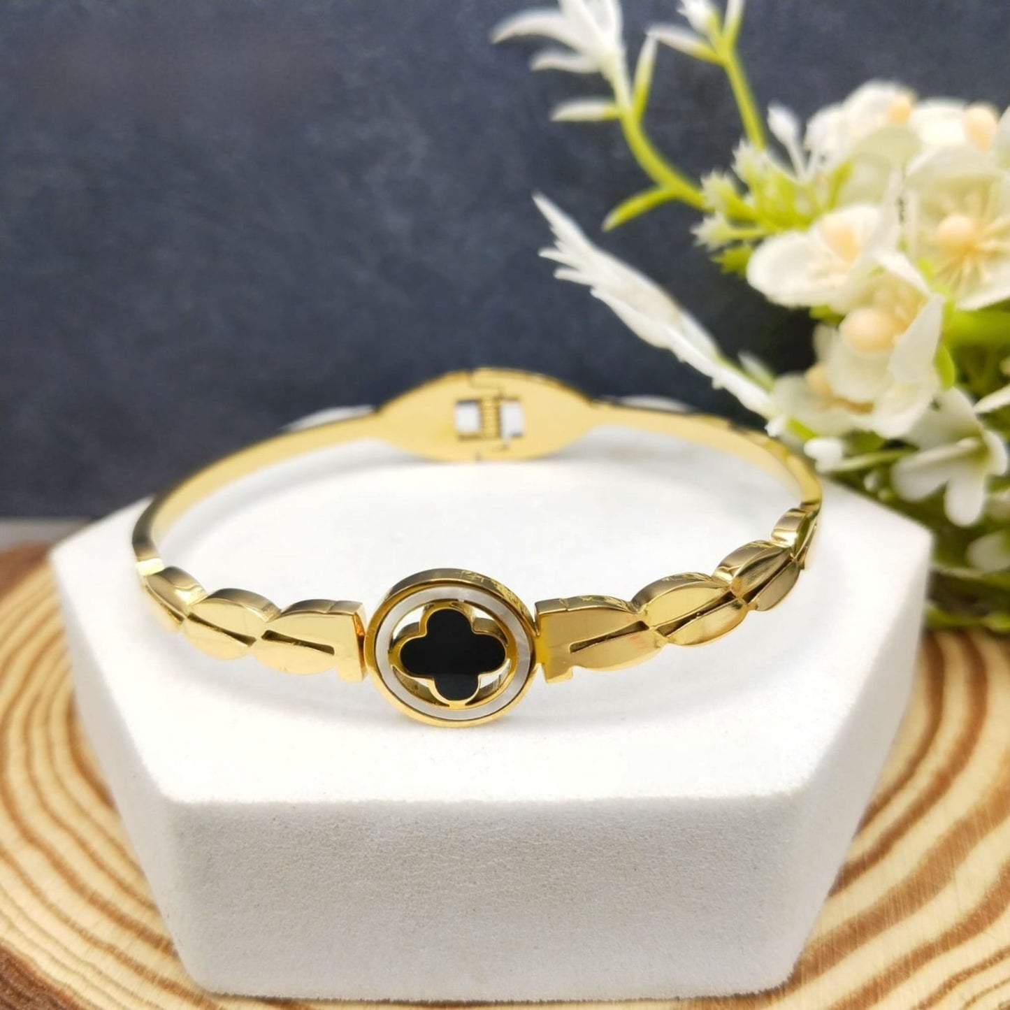 Anti-Tarnish Gold Kada – Elegant & Long-Lasting