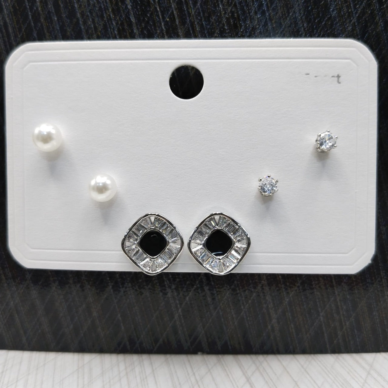 Black Stud 3-Step Earrings