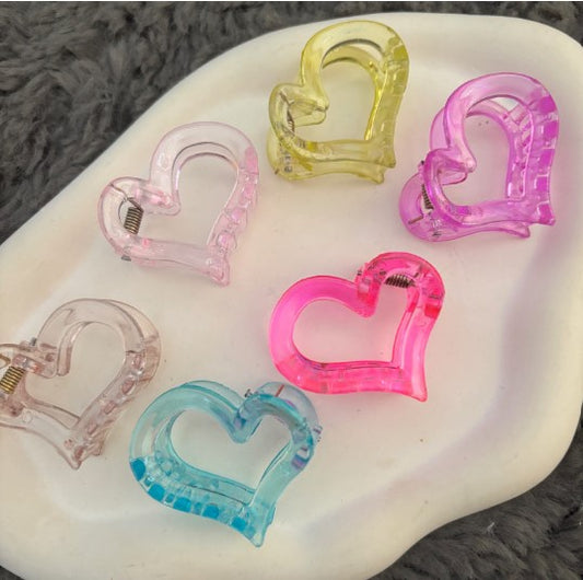 Resin Heart Claw Clip – 1 Piece Cute & Trendy Hair Accessory