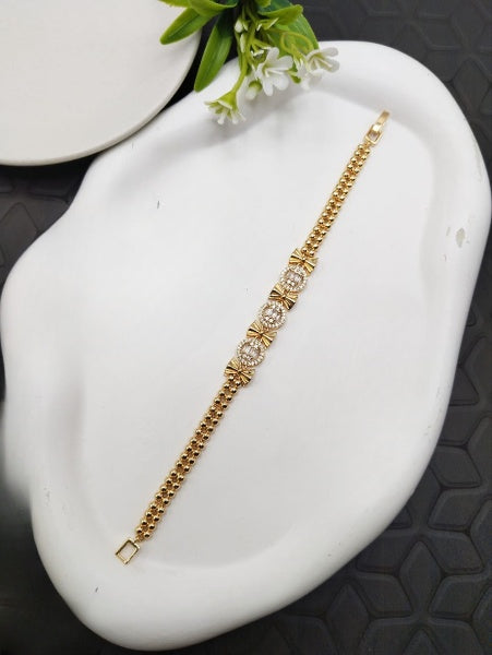 Traditional Cultural Design Bracelet – Elegant Gold-Plated Heritage Style