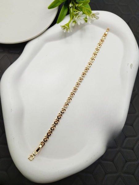 Twirl Elegance Bracelet – Chic Gold-Plated Spiral Design