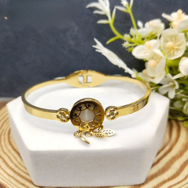 Leaf Petals Hanging Gold Kada