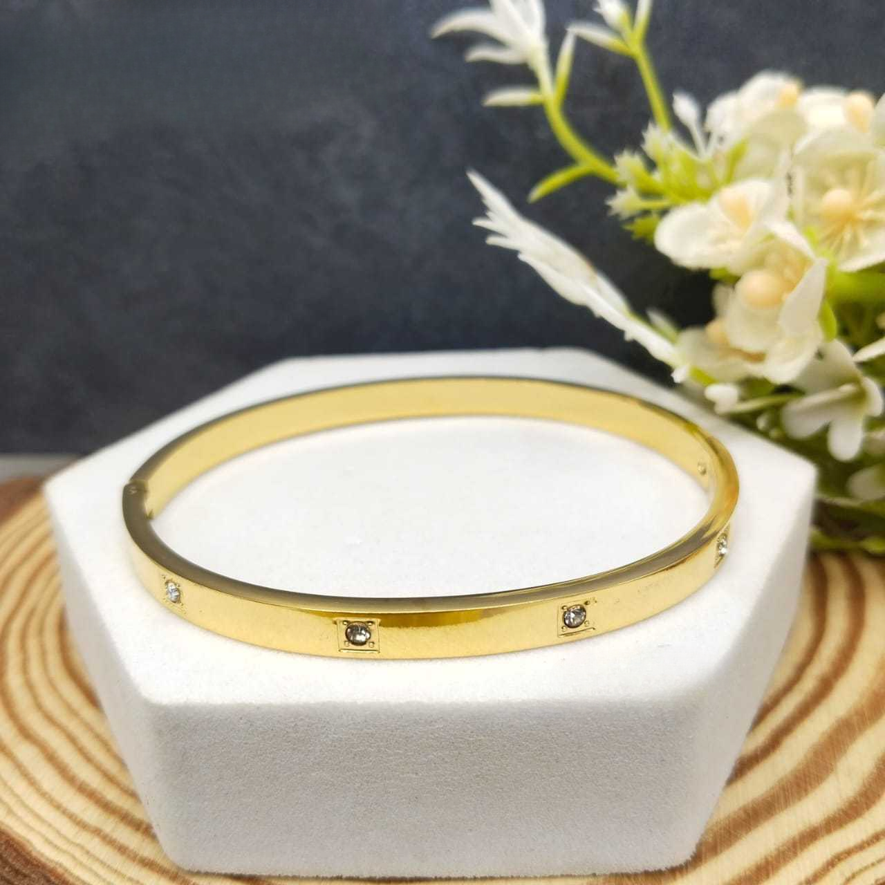 Round Stone infused Kada (Single Stone)