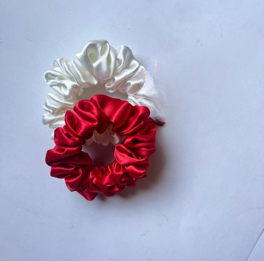 2-Color Scrunchie Combo – Soft & Stylish Hair Tie Set