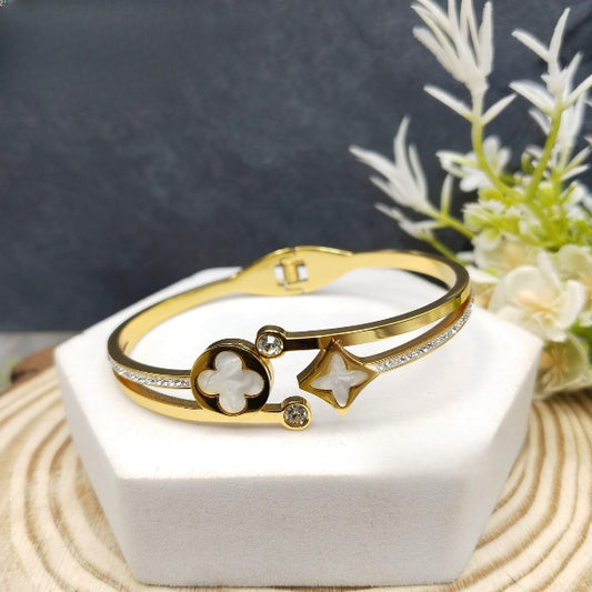 Contemporary Ninja Star Kada in Gold